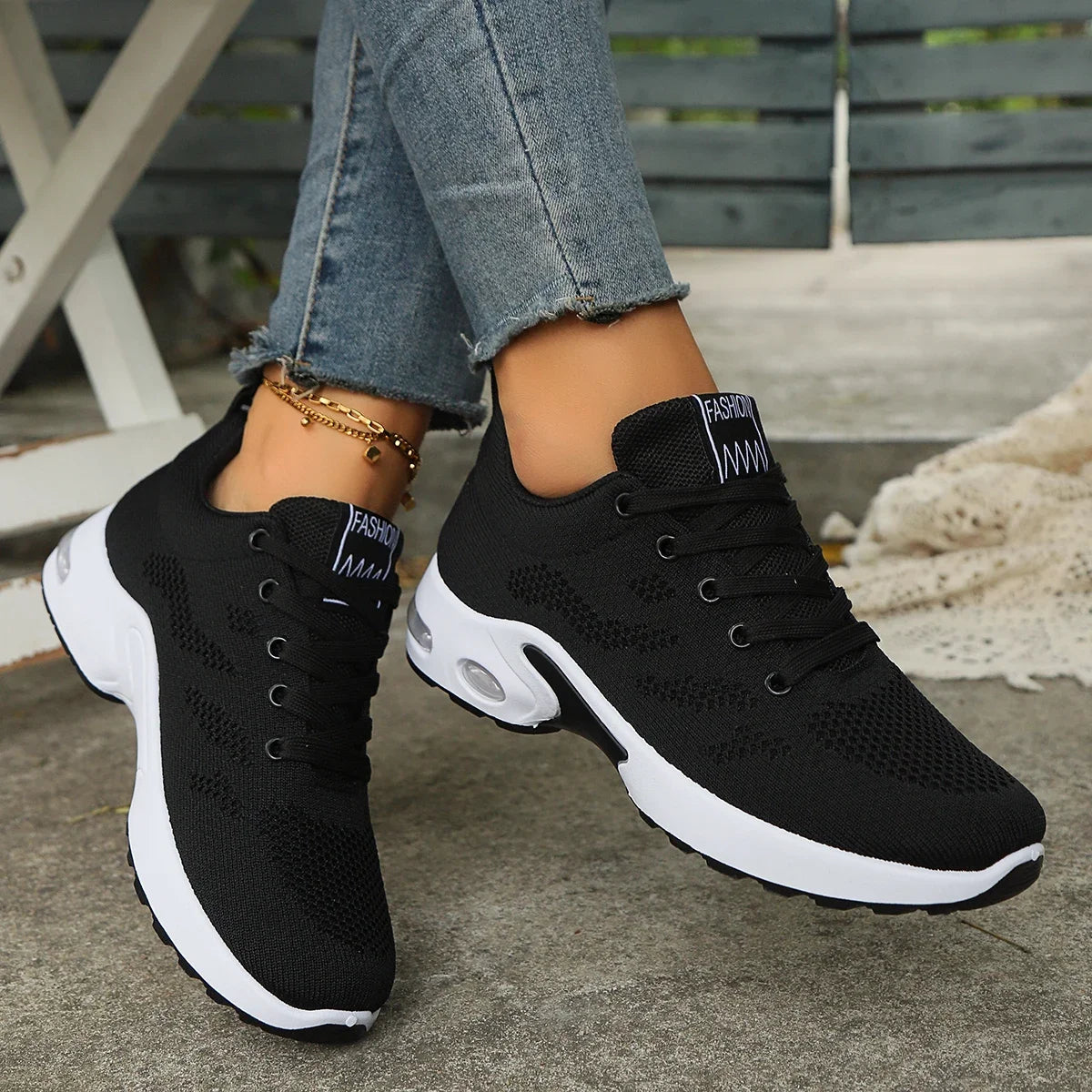 Women Casual Shoes Fashion Outdoor Lightweight Running Shoes Breathable Mesh Comfort Running Air Cushion Lace Up Sneakers Women