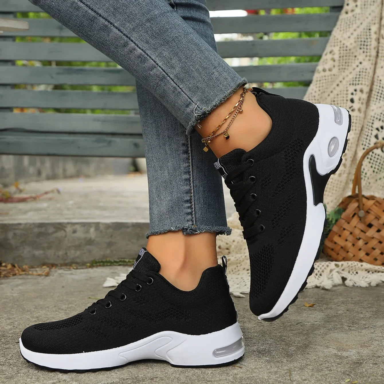 Women Casual Shoes Fashion Outdoor Lightweight Running Shoes Breathable Mesh Comfort Running Air Cushion Lace Up Sneakers Women