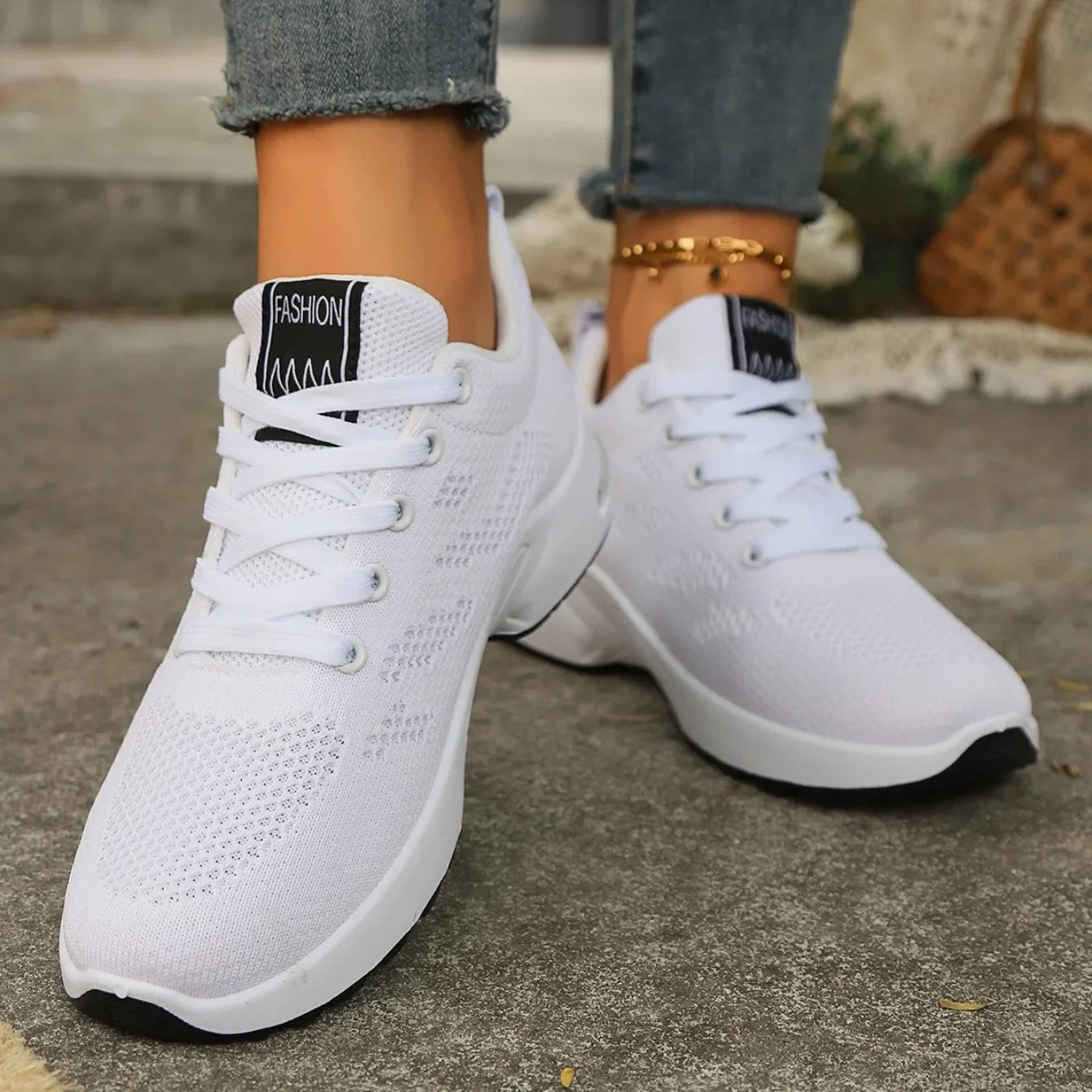 Women Casual Shoes Fashion Outdoor Lightweight Running Shoes Breathable Mesh Comfort Running Air Cushion Lace Up Sneakers Women