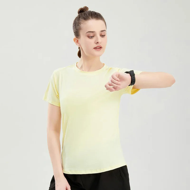 Female Slim Fit Sports Tee Shirt Quick Dry Light Breathable Short Sleeve T-Shirt Women Stretch Running Gym Exercise T Shirt Tops