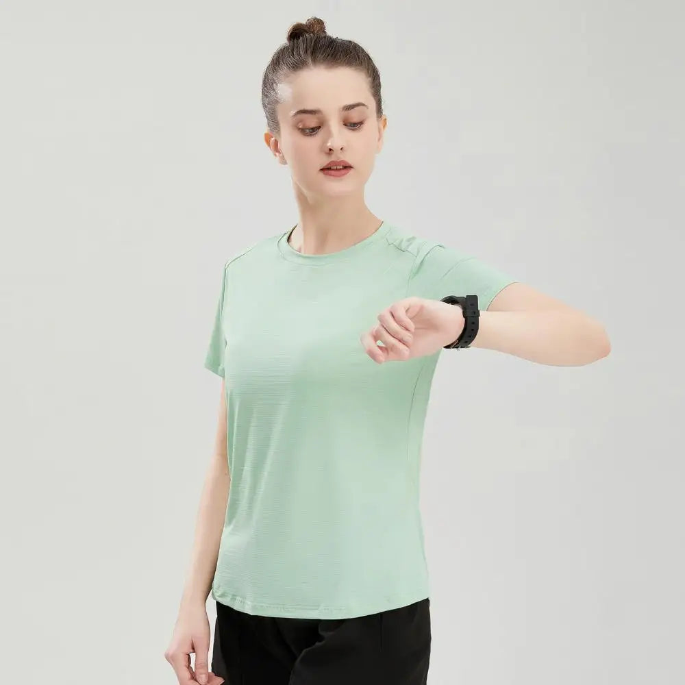 Female Slim Fit Sports Tee Shirt Quick Dry Light Breathable Short Sleeve T-Shirt Women Stretch Running Gym Exercise T Shirt Tops